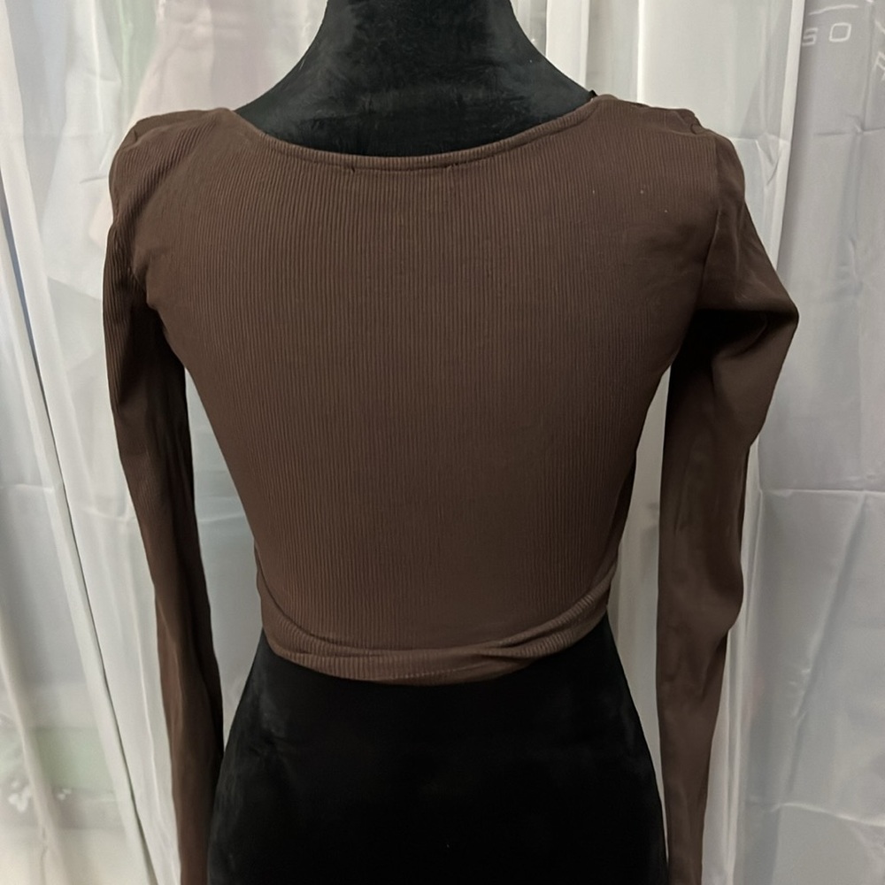 cropped long sleeve - Picture 2 of 2